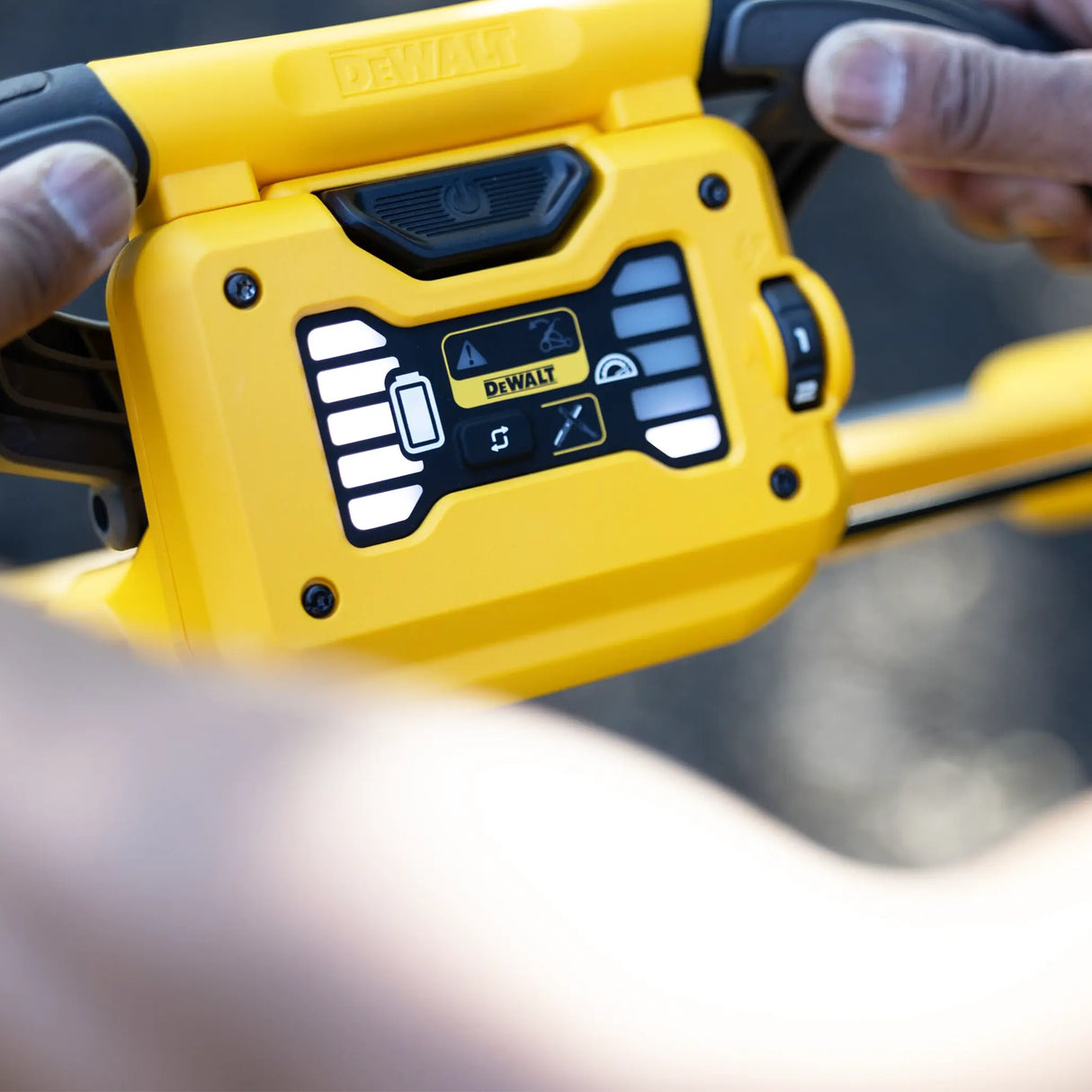 Tondeuse à gazon autotractée Dewalt DCMWSP550N-XJ 54V