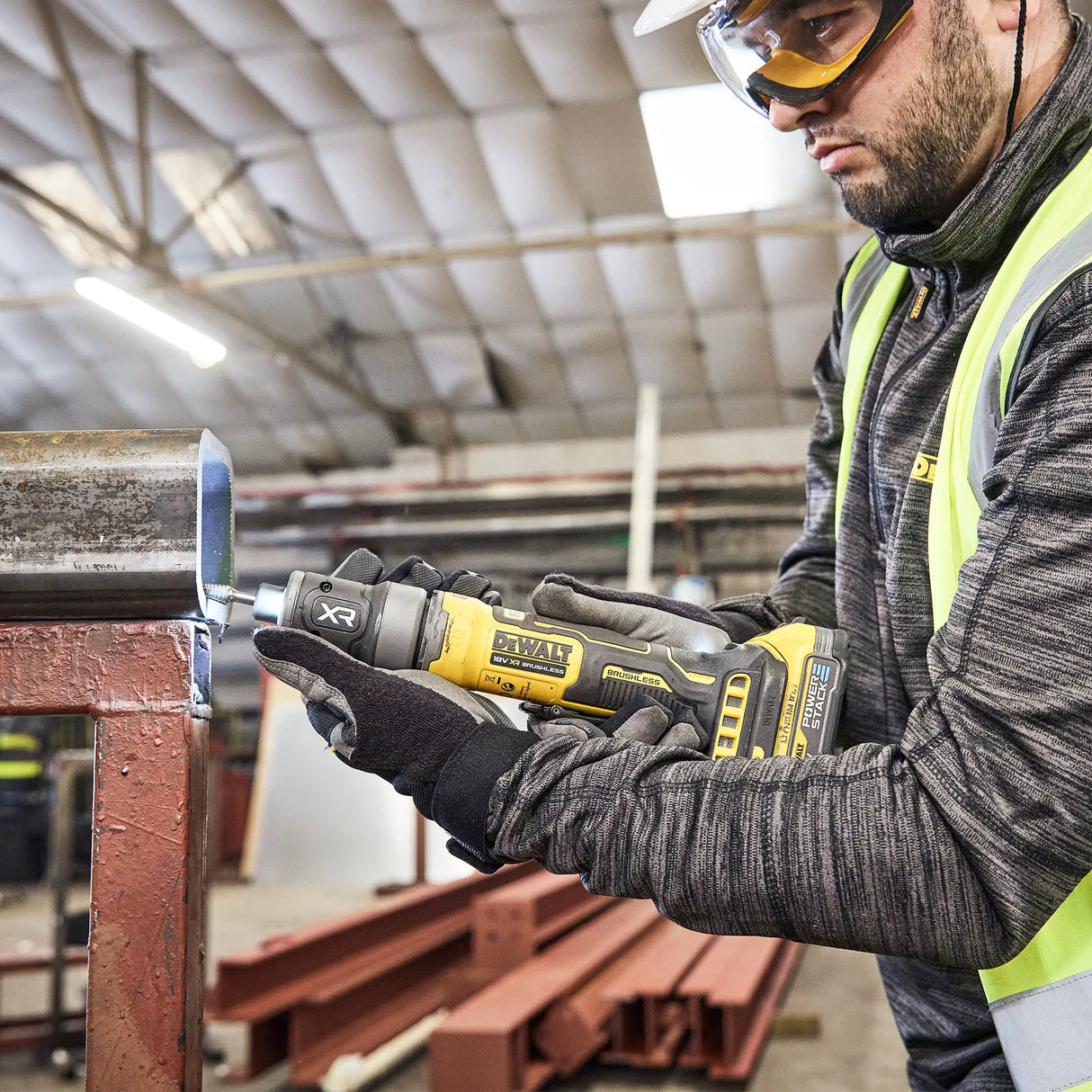 Meuleuse axiale Dewalt DCG420N-XJ 18V