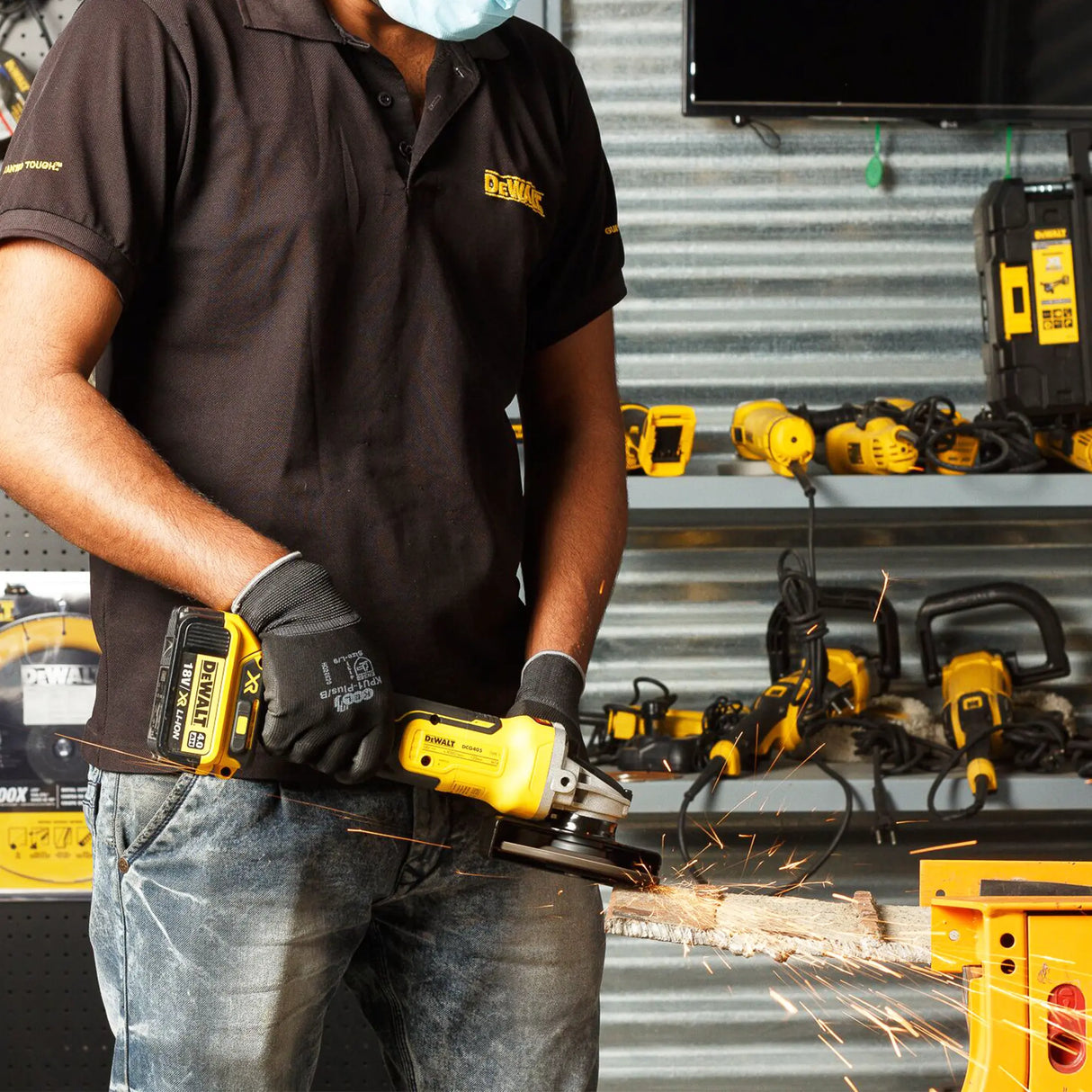 Broyeur Dewalt DCG405P3-QW 18V 5Ah