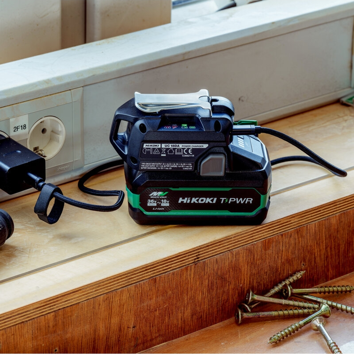 UC18DAW4Z - Adaptateur et chargeur USB 18 V HiKOKI UC18DAW4Z - Image 2