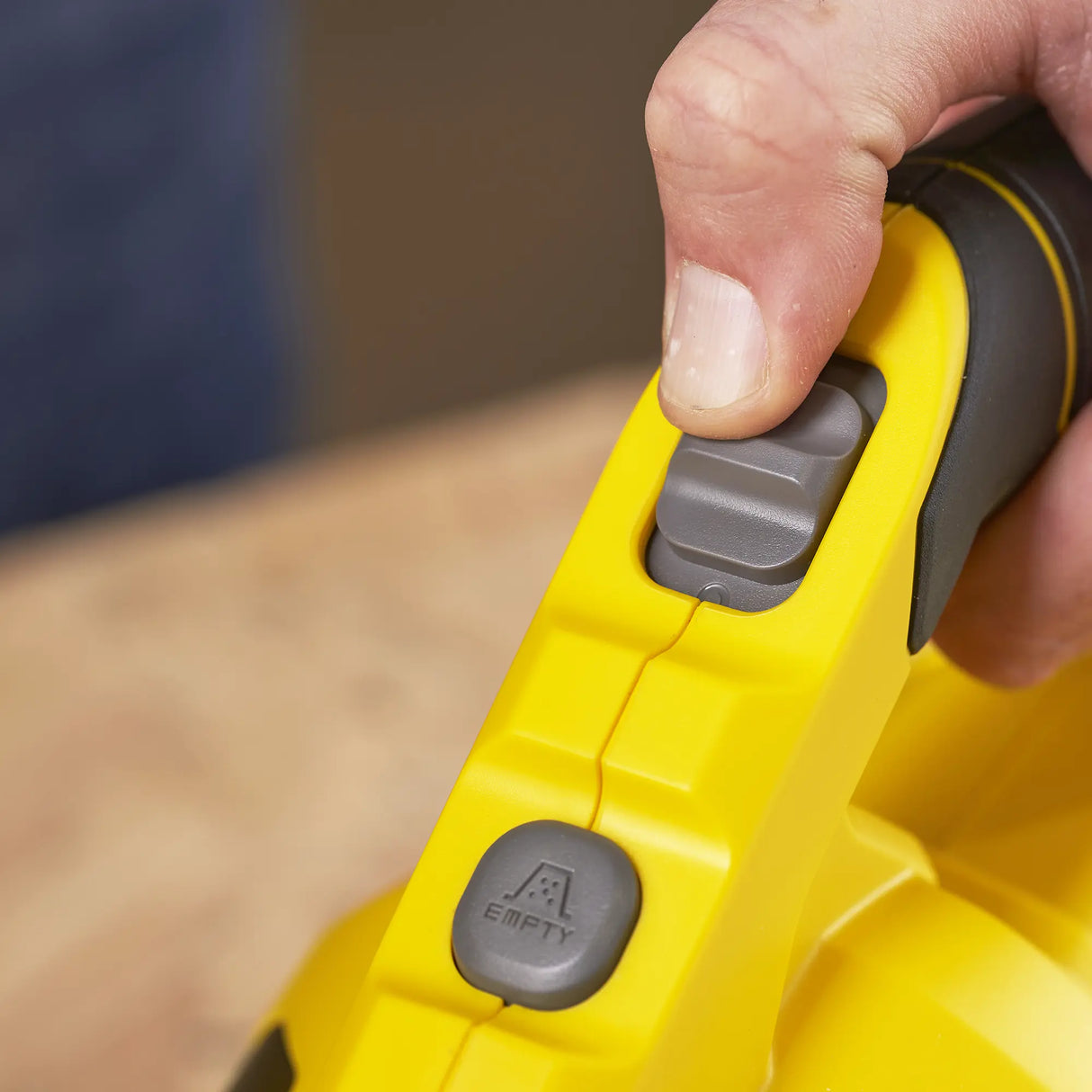 Aspiratore V20 Stanley SFMCVH001B-XJ 18V