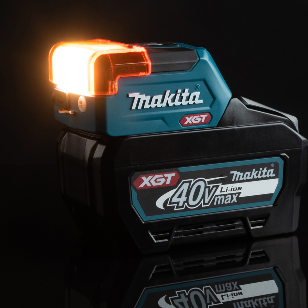 ML011G01 - Lampe torche LED Makita ML011G01 avec sortie USB XGT 40 V - Image 13
