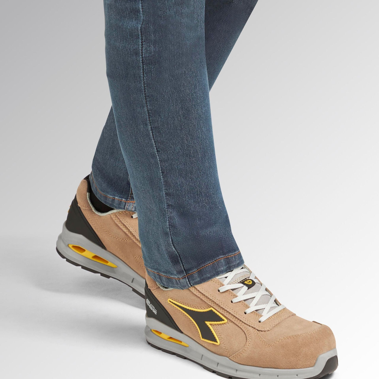 701.182528-C8704 - Chaussures de sécurité Diadora EXÉCUTER A.BOX LOW S3S - Image 2