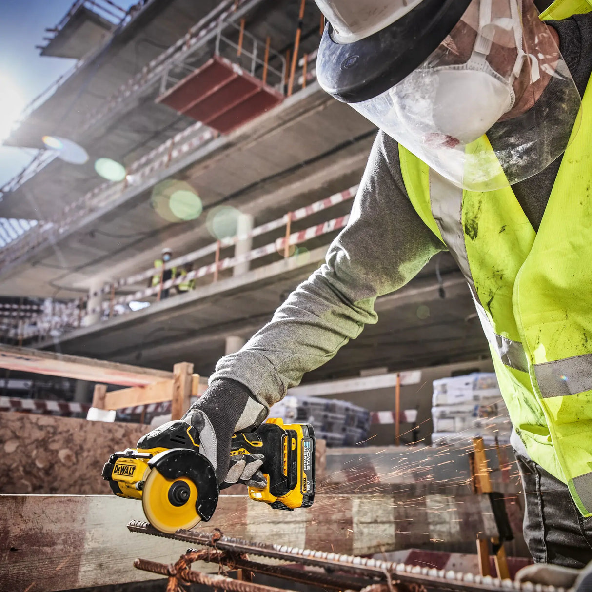 Mini Troncatrice Dewalt DCS438E2T-QW 18V 1.7Ah