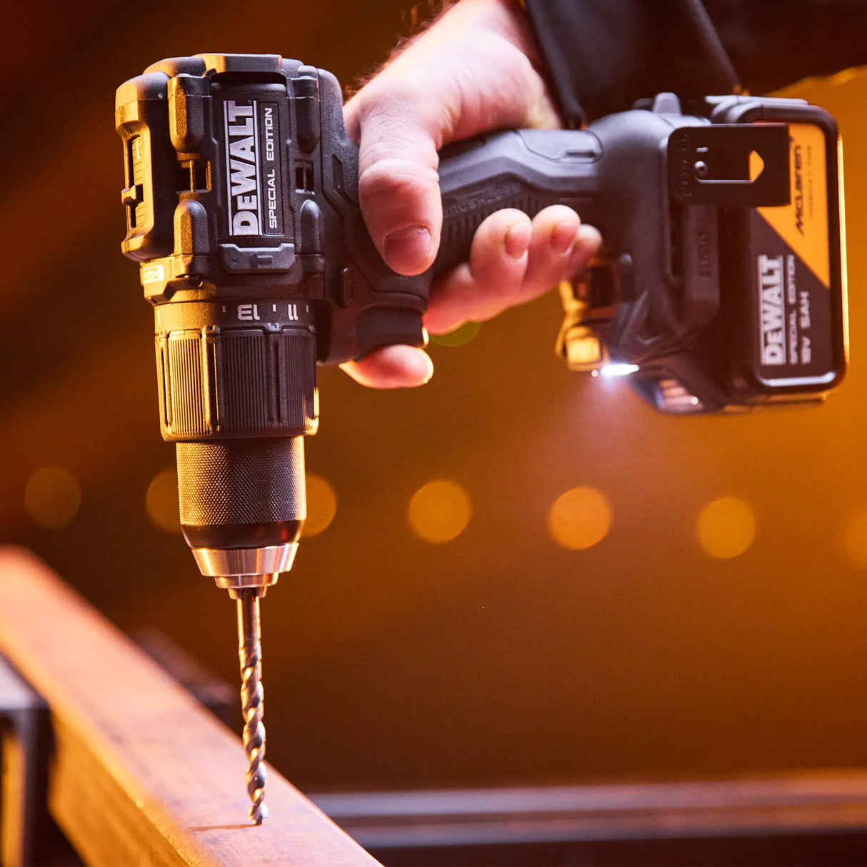 Kit combiné Dewalt Batterie McLaren DCK2222MP2T-QW 18V 5Ah