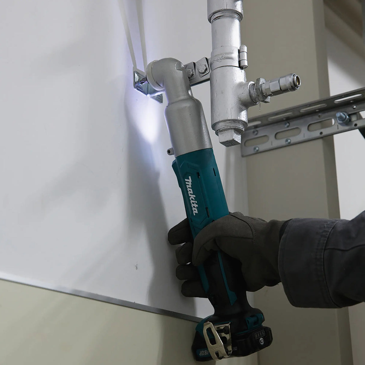 Avvitatore ad impulsi angolare Makita TL064DSAJ 12V 2Ah