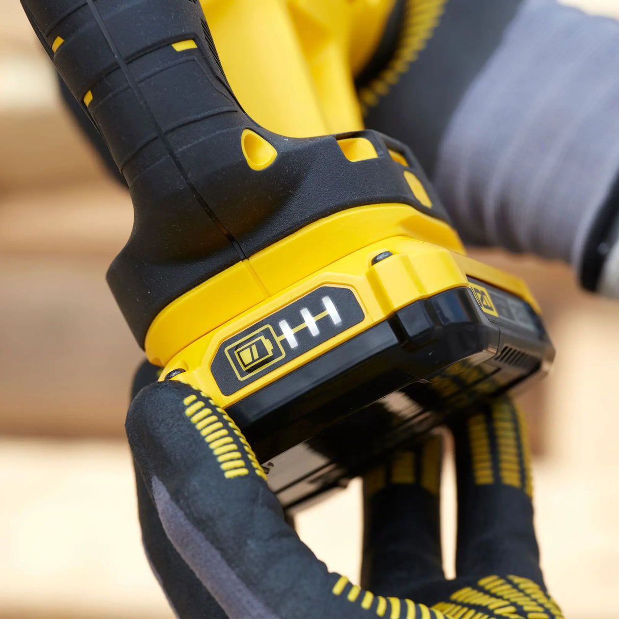 Sega Universale Stanley SFMCS300D2K-QW 20V 2Ah